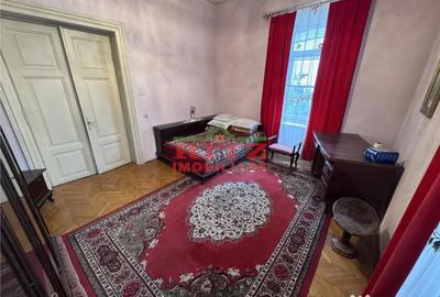 Casă cu 7 camere cu Teren 938 Mp în Central - 3