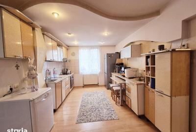 Apartament cu 4 camere semidecomandat în Precista - 3