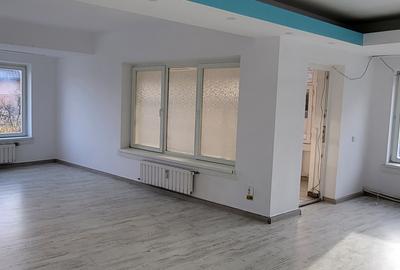 Spatiu comercial amenajat Bulevard-Sala Polivalenta - 1