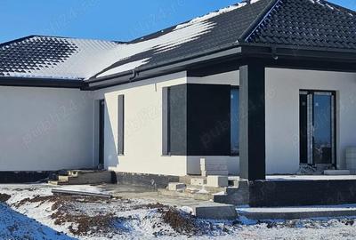 Casă cu Teren 764 Mp în Central - 2