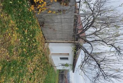 Casă cu 2 camere cu Teren 2400 Mp în Stâncești - 1