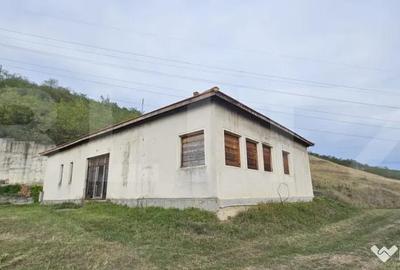 Casă cu 7 camere cu Canalizare în Șoimuș - 2