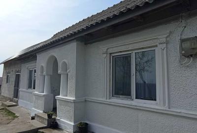 Casă cu 4 camere cu Teren 2080 Mp în Plopeni - 6