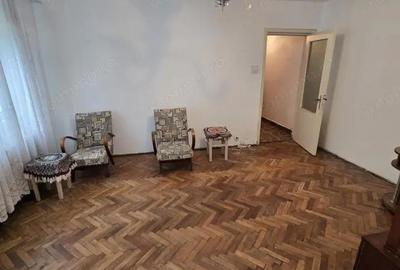 Apartament cu 2 camere nedecomandat în Letea