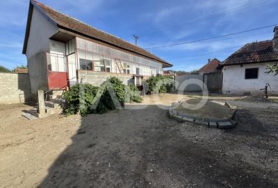 Casa de vanzare 2 camere 75mpu teren liber 982 mp anexe Sat Vad - 1