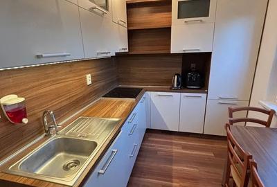 Apartament cu 2 camere decomandat în Tractorul