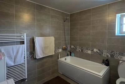 Apartament cu 3 camere decomandat în Tancodrom - 2