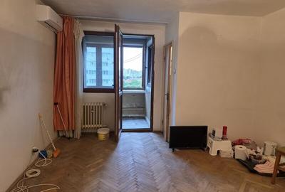 Titan, Prisaca Dornei, 10 minute metrou - 2