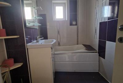 Navodari( Sud, Str Rândunelelor)- 2 camere decomandate, etaj 3/4, liber - 14