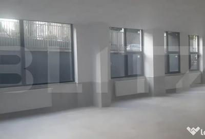 Spațiu comercial, de 148 mp, în Central - 4