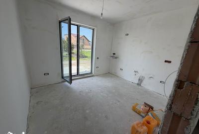 Casă cu 5 camere cu Teren 250 Mp în Central - 3