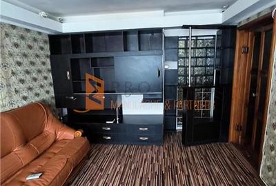 Apartament cu 3 camere decomandat, mobilat în Micro 3 - 2