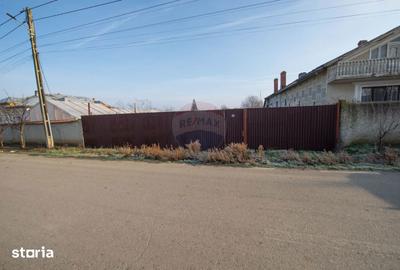 Teren de 986 mp, în Vărăști - 3