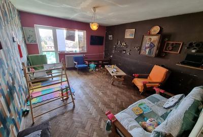 Tomis 2-apartament 4 camere decomandat 100 mp cu garaj