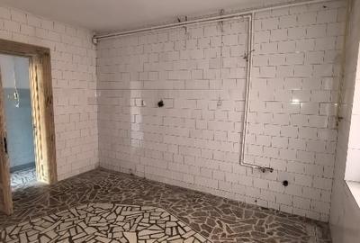 Casă situată Ultracentral având destinația de spatiu comercial cu 3 accese - 13