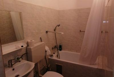 Garsonieră decomandată în Central