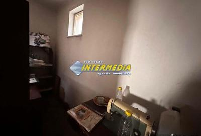 Vanzare Casa cu 920 mp teren Alba Iulia Zona HCC la asfalt si toate utilitatiile - 2