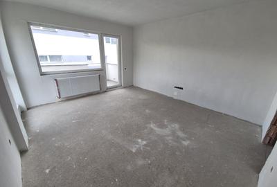 Apartament cu 3 camere semidecomandat în Florești - 3