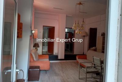 Apartament cu 4 camere semidecomandat în Dacia