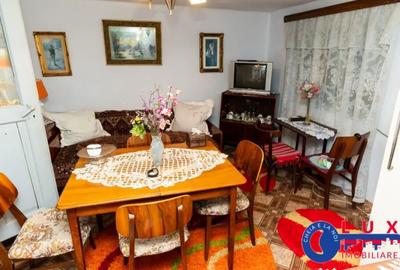 Casă cu 5 camere cu Teren 923 Mp în Niculițel - 1