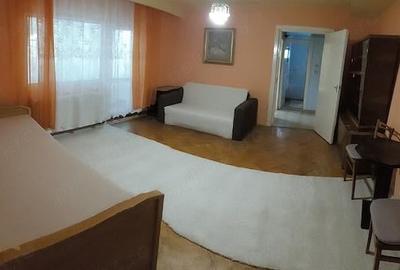 Apartament cu 2 camere semidecomandat în Aradului