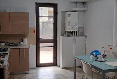 Vila foarte frumoasa langa  PALATUL si LACUL MOGOSOAIA - 36