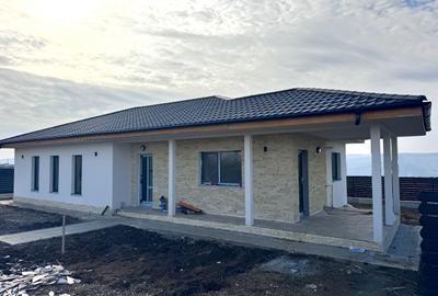 Casă cu 4 camere cu Teren 400 Mp în Miroslava - 2