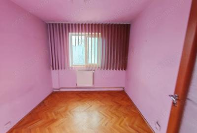 Apartament cu 4 camere decomandat în Cetății - 2