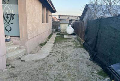 Casă cu 4 camere în Vadu Pașii - 1