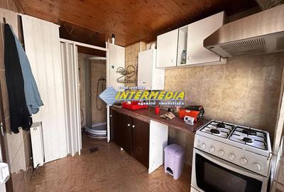 Casa veche cu Anexe cu 1313 mp Teren in Lancram centru la asfalt toate utilitatiile - 1