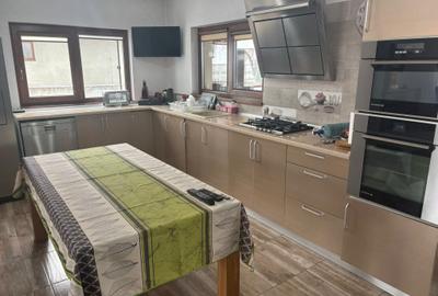 Vilă spectaculoasă – 249 mp utili, teren 881 mp, dotări premium, mobilata - 21