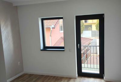 Apartament cu 3 camere decomandat în Central - 3