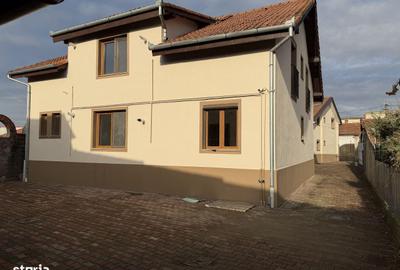 Apartament cu 3 camere decomandat în Central - 10