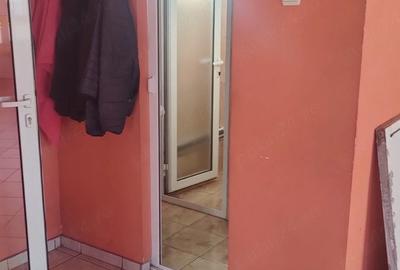 Spațiu comercial, de 40 mp, în Central - 3