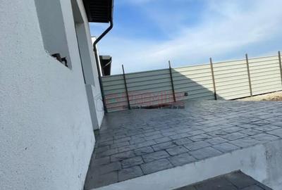 Casă cu 4 camere în Berceni