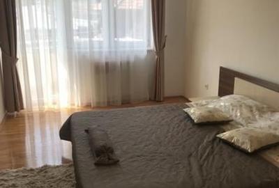 Apartament cu 3 camere semidecomandat, mobilat în Andrei Mureșanu