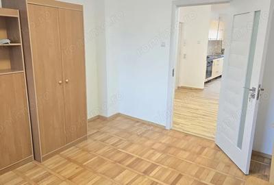 Apartament cu 4 camere decomandat în 22 Decembrie - 2