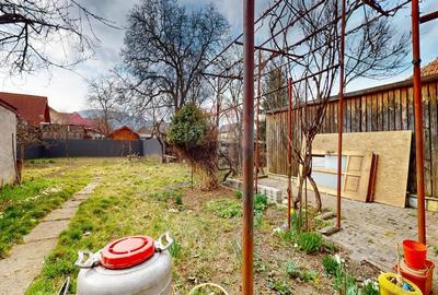 Casă cu 5 camere cu Teren 540 Mp în 13 Decembrie - 13