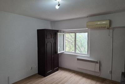 Garsonieră decomandată în Central - 2