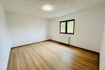 Casă cu 5 camere cu Teren 450 Mp în Central - 8