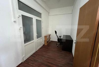 Spațiu comercial, de 90 mp, în Central - 2