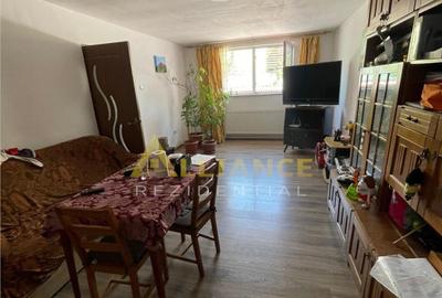 Casă cu 6 camere cu Teren 200 Mp în Sălăjan - 3