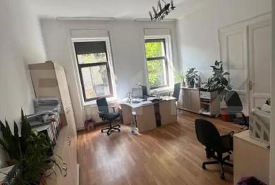 Casă cu 8 camere cu Teren 1000 Mp în Central - 3