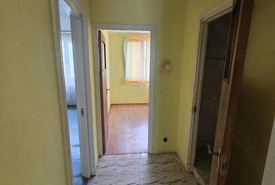 Apartament cu 3 camere semidecomandat în 1 Decembrie 1918 - 2