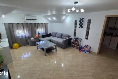Casă cu 7 camere cu Teren 400 Mp în Central - 2