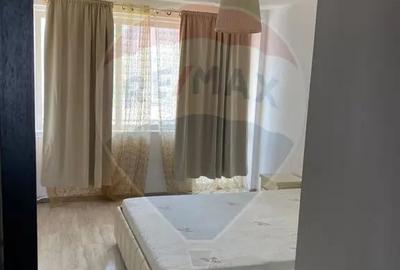 Apartament cu 3 camere semidecomandat în Ștefan cel Mare