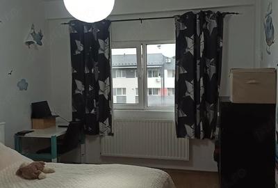 Apartament cu 2 camere semidecomandat în Roșu