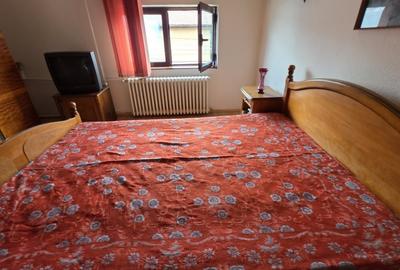 Casă individuală cu 6 camere cu Canalizare în Central - 16
