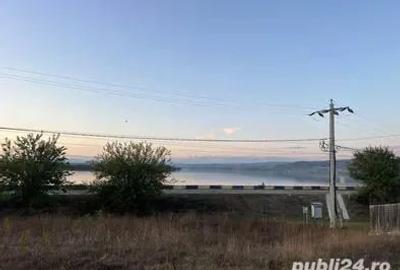 Teren de 1000 mp, în Hinova - 7