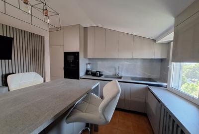 Apartament cu 2 camere decomandat, mobilat în Freidorf